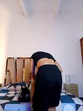 Elowen Clark online show from 02-11-26, 07:36