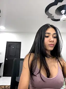Snapshot of sahraparker chatting on 09-18-25, 04:04 sahraparker online show from 09-18-25, 04:04