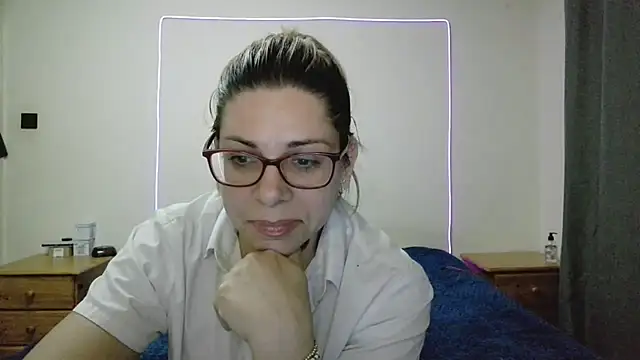 Snapshot of MysticBlue69 chatting on 07-05-26, 01:21 MysticBlue69 online show from 07-05-26, 01:21