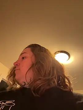 vanessraine online show from 04-29-26, 02:49