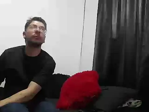 Letorres96 online show from 04-13-26, 02:26