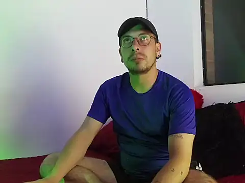 Letorres96 online show from 04-10-26, 02:51