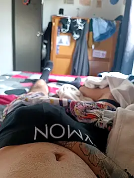 LatinHeatX online show from 10-29-25, 04:28