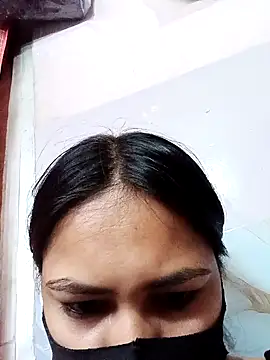 Snapshot of sanu_07 chatting on 10-11-25, 12:28 sanu 07 online show from 10-11-25, 12:28