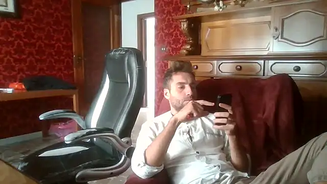 Snapshot of Torissimo92 chatting on 09-24-25, 08:10 Torissimo92 online show from 09-24-25, 08:10