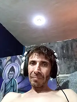 Snapshot of githot chatting on 10-12-25, 10:05 githot online show from 10-12-25, 10:05