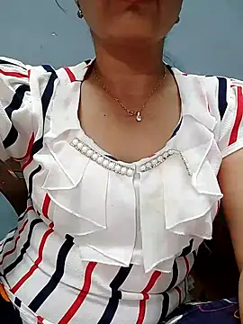 Snapshot of CUTE-PX chatting on 09-28-25, 03:30 CUTE-PX online show from 09-28-25, 03:30