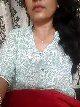 Snapshot of CUTE-PX chatting on 10-19-25, 05:05 CUTE-PX online show from 10-19-25, 05:05