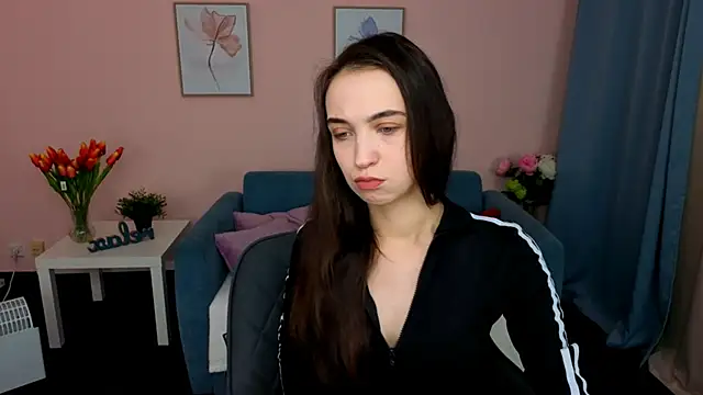 Snapshot of EllaSteele chatting on 10-19-25, 08:55 EllaSteele online show from 10-19-25, 08:55