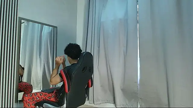 Snapshot of mikey_banji chatting on 09-30-25, 12:44 mikey banji online show from 09-30-25, 12:44