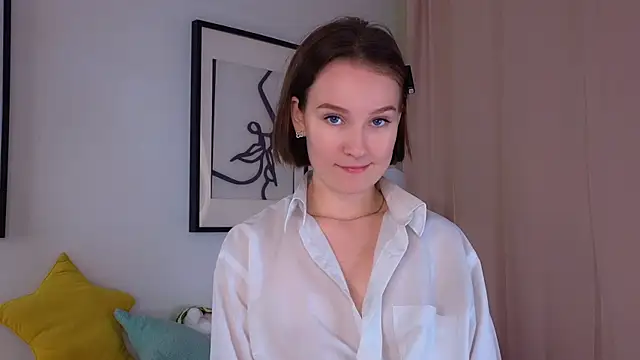 QueenieHathaway online show from 10-21-25, 01:16