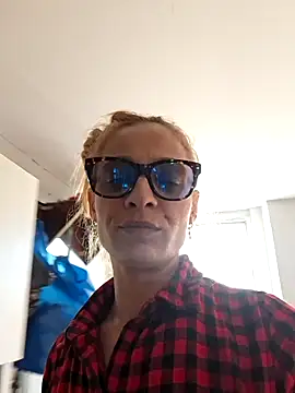 Snapshot of aellabeyonce chatting on 04-16-26, 03:13 aellabeyonce online show from 04-16-26, 03:13