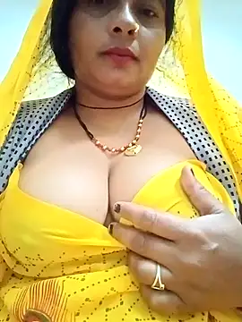 Snapshot of Hot_komal1 chatting on 01-18-26, 10:24 Hot komal1 online show from 01-18-26, 10:24