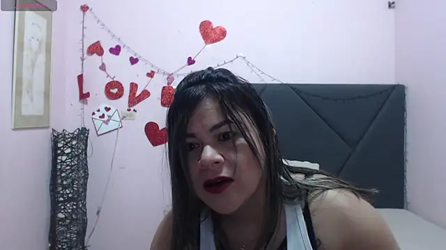 pamela echeverria online show from 04-15-26, 11:16