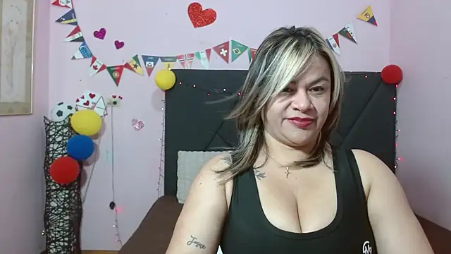 pamela echeverria online show from 06-26-26, 11:16