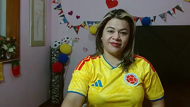 pamela echeverria online show from 06-27-26, 11:38