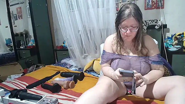 Snapshot of Lilirose-63 chatting on 11-28-25, 04:56 Lilirose-63 online show from 11-28-25, 04:56