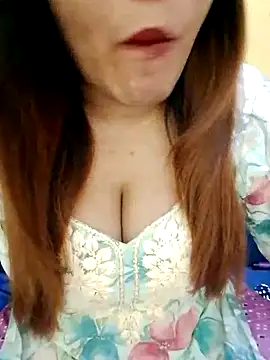 Snapshot of Suhana_Darling chatting on 10-16-25, 02:42 Suhana Darling online show from 10-16-25, 02:42