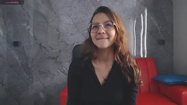 Snapshot of angeles_azul chatting on 09-18-25, 04:32 angeles azul online show from 09-18-25, 04:32