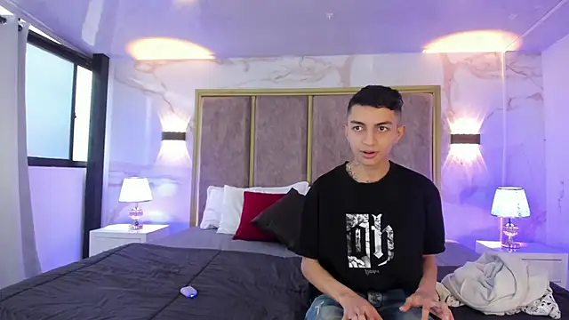 NickandAbby  online show from 04-07-26, 07:15