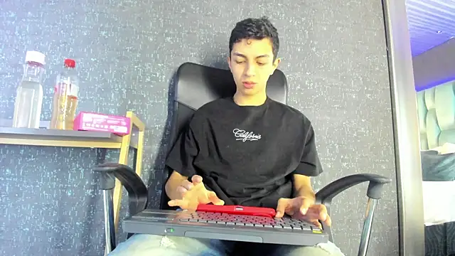 NickandAbby  online show from 06-25-26, 03:48