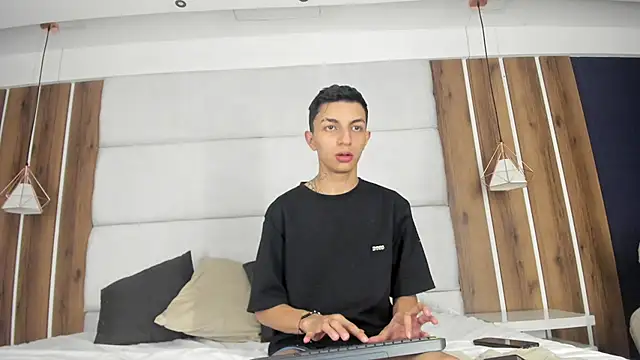 NickandAbby  online show from 07-10-26, 04:01