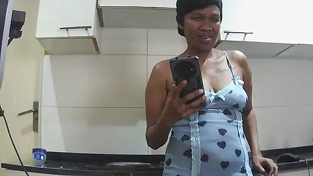 Snapshot of KittyMilfx3 chatting on 09-20-25, 06:29 KittyMilfx3 online show from 09-20-25, 06:29