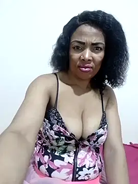 Snapshot of SEXYMOANSXX chatting on 09-20-25, 05:40 SEXYMOANSXX online show from 09-20-25, 05:40