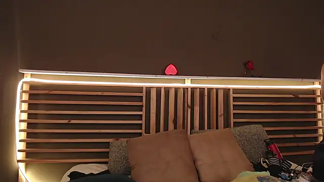 PaulEvens online show from 12-18-25, 01:37