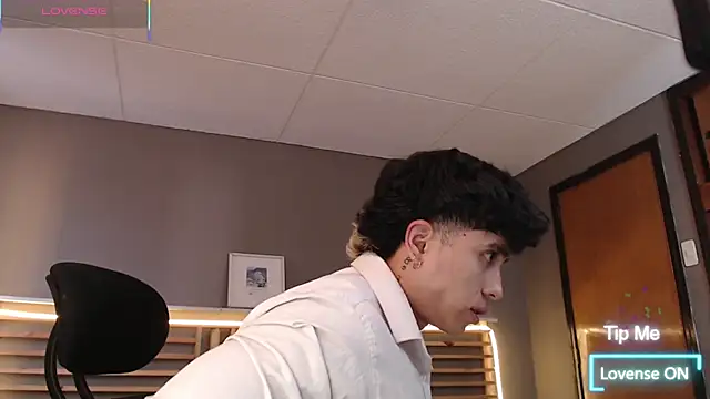 PaulEvens online show from 02-11-26, 01:11