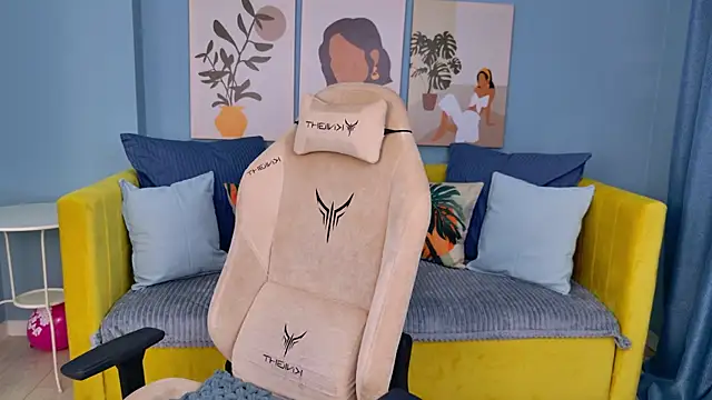 Snapshot of SweetyLicky chatting on 01-17-26, 04:10 SweetyLicky online show from 01-17-26, 04:10