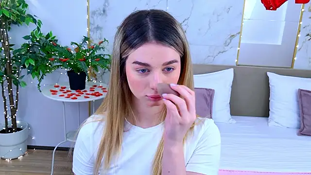 Snapshot of SweetyLicky chatting on 02-08-26, 04:05 SweetyLicky online show from 02-08-26, 04:05