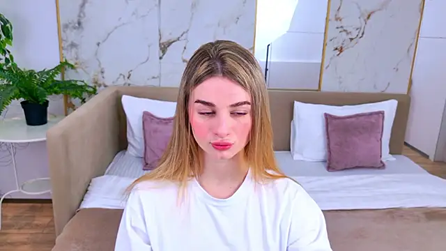 SweetyLicky online show from 03-08-26, 04:21