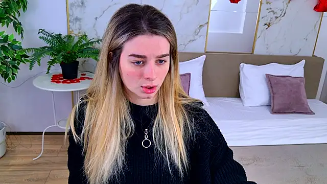 Snapshot of SweetyLicky chatting on 02-15-26, 04:06 SweetyLicky online show from 02-15-26, 04:06