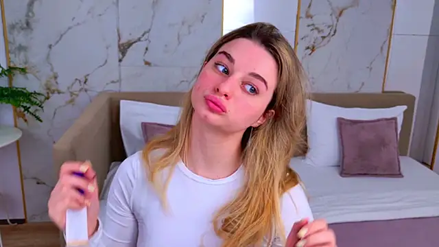 SweetyLicky online show from 04-18-26, 04:09