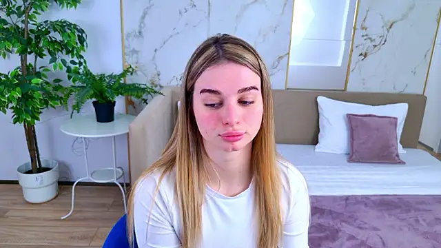 Snapshot of SweetyLicky chatting on 02-27-26, 04:07 SweetyLicky online show from 02-27-26, 04:07