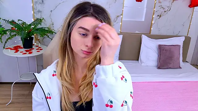 Snapshot of SweetyLicky chatting on 02-13-26, 04:07 SweetyLicky online show from 02-13-26, 04:07