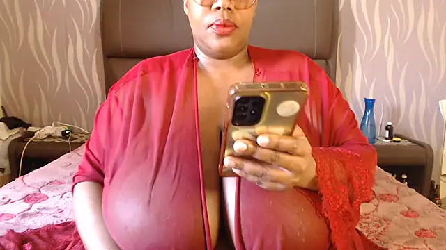 BoobsQueen46K online show from 07-16-26, 09:28