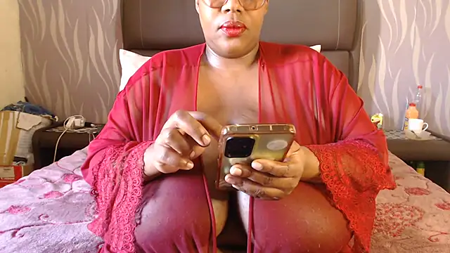 BoobsQueen46K online show from 07-18-26, 11:30