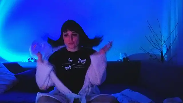 Bella Hillss online show from 02-11-26, 07:47