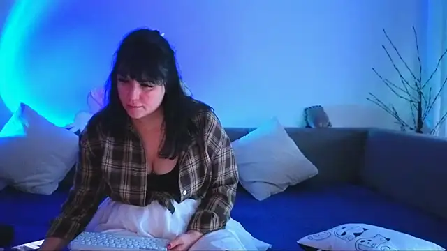 Bella Hillss online show from 02-14-26, 12:27