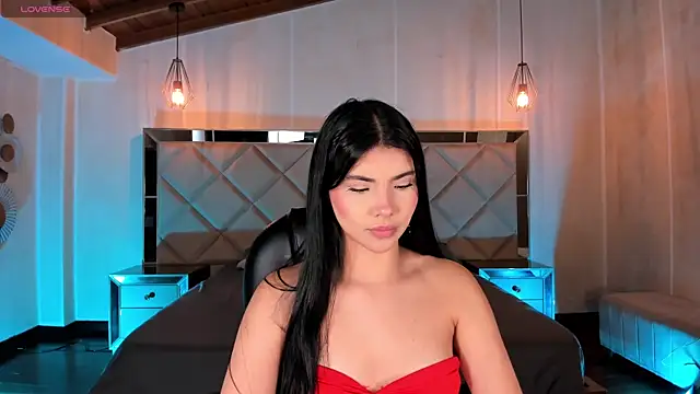 MiaLaurence online show from 06-12-26, 07:11