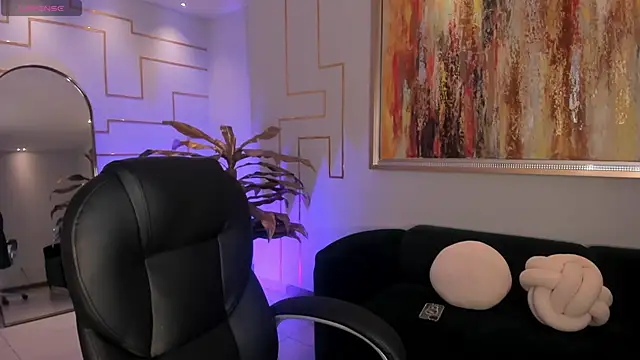 MiaLaurence online show from 11-07-25, 07:40