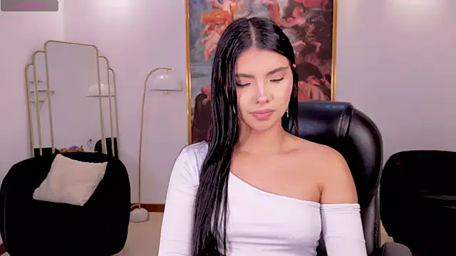 MiaLaurence online show from 05-19-26, 06:59