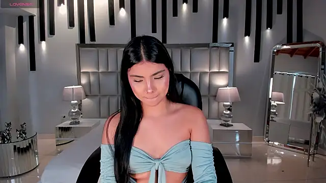 MiaLaurence online show from 06-24-26, 07:01