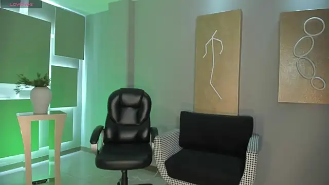 MiaLaurence online show from 11-12-25, 07:29