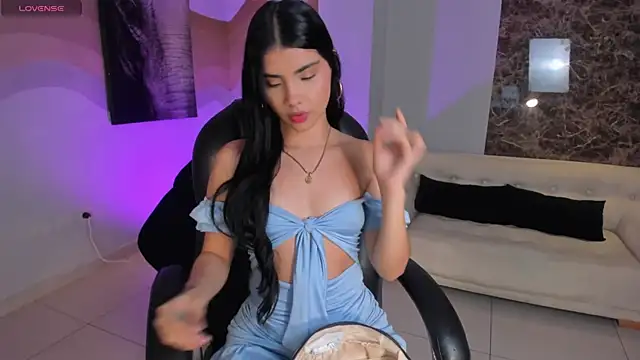 MiaLaurence online show from 11-26-25, 07:14