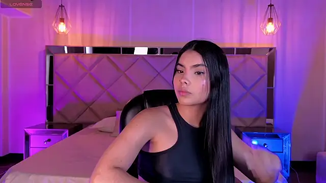 MiaLaurence online show from 05-09-26, 06:55