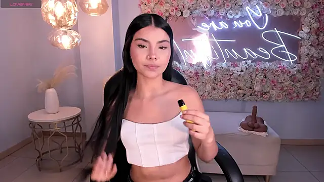 MiaLaurence online show from 03-26-26, 07:12