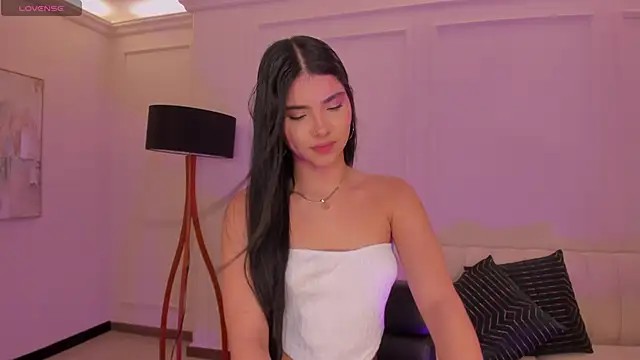 MiaLaurence online show from 11-23-25, 11:42